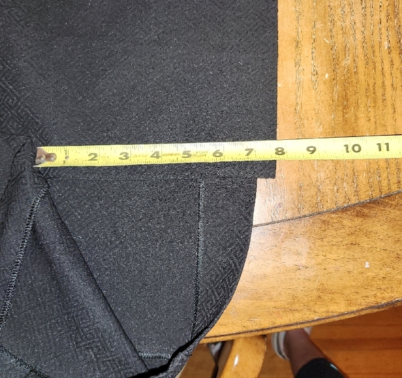 RAFFINALLA Elegant Black Textured Pencil Skirt - Picture 8 of 10